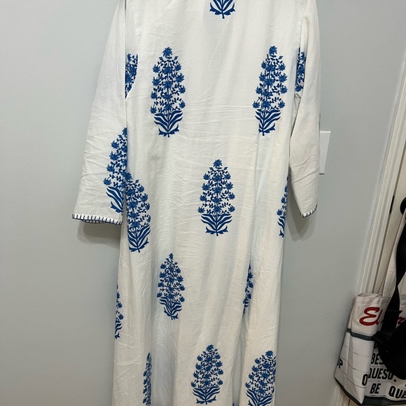 Indu dress - Picture 2 of 3